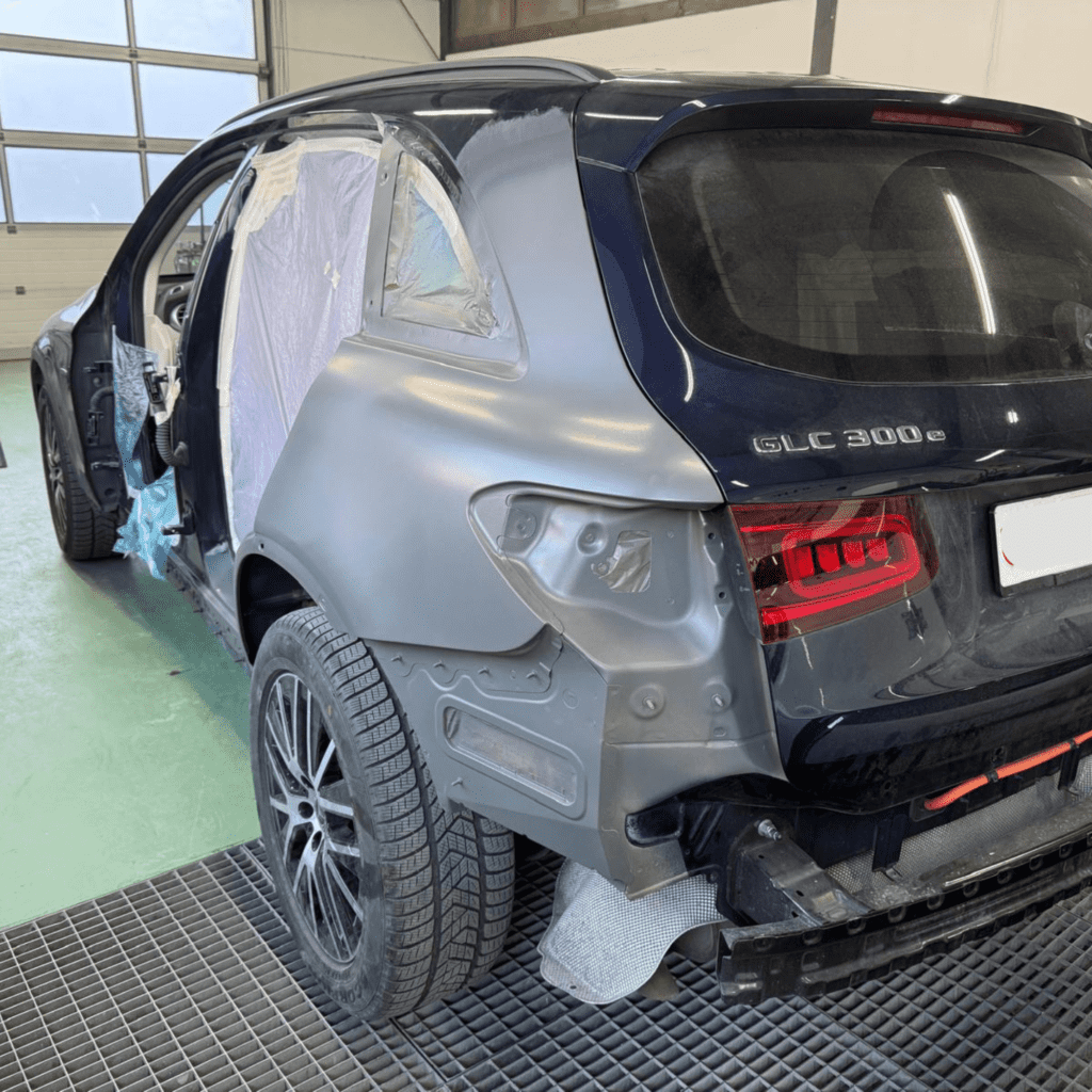 Application d'une couche adhérente Primer chez topgear